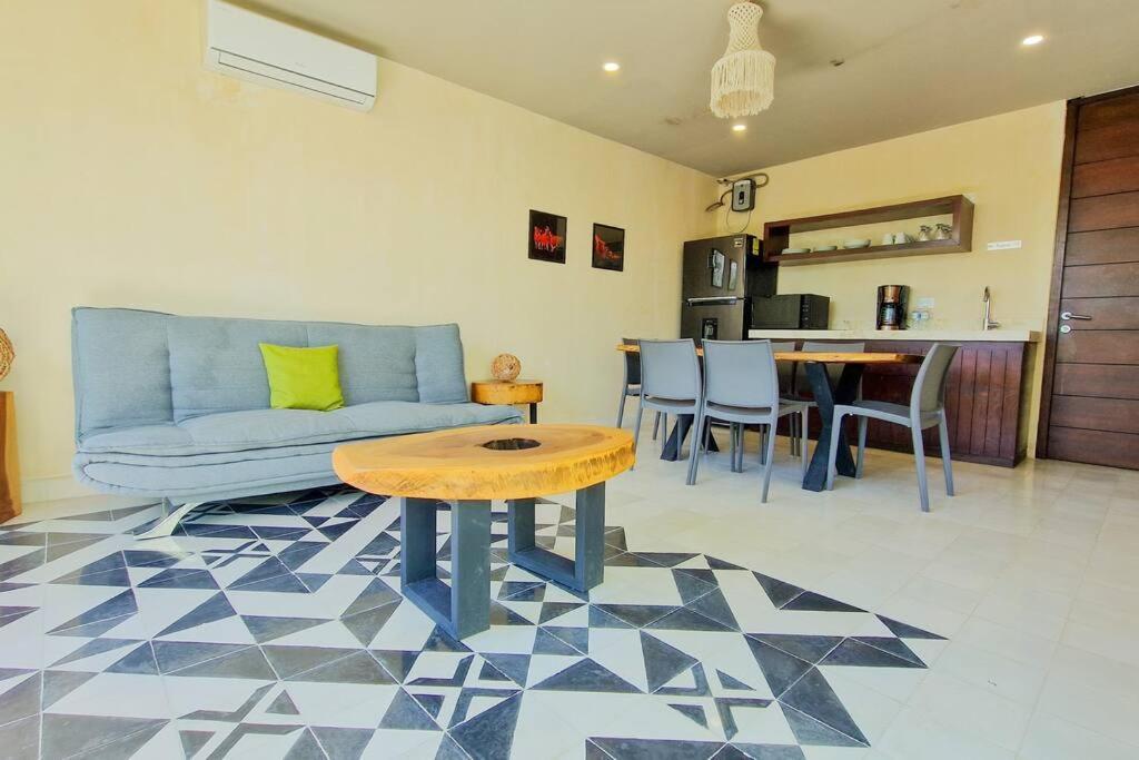 툴룸 Eco-Friendly And Modern Loft 4 By Noox 아파트 외부 사진